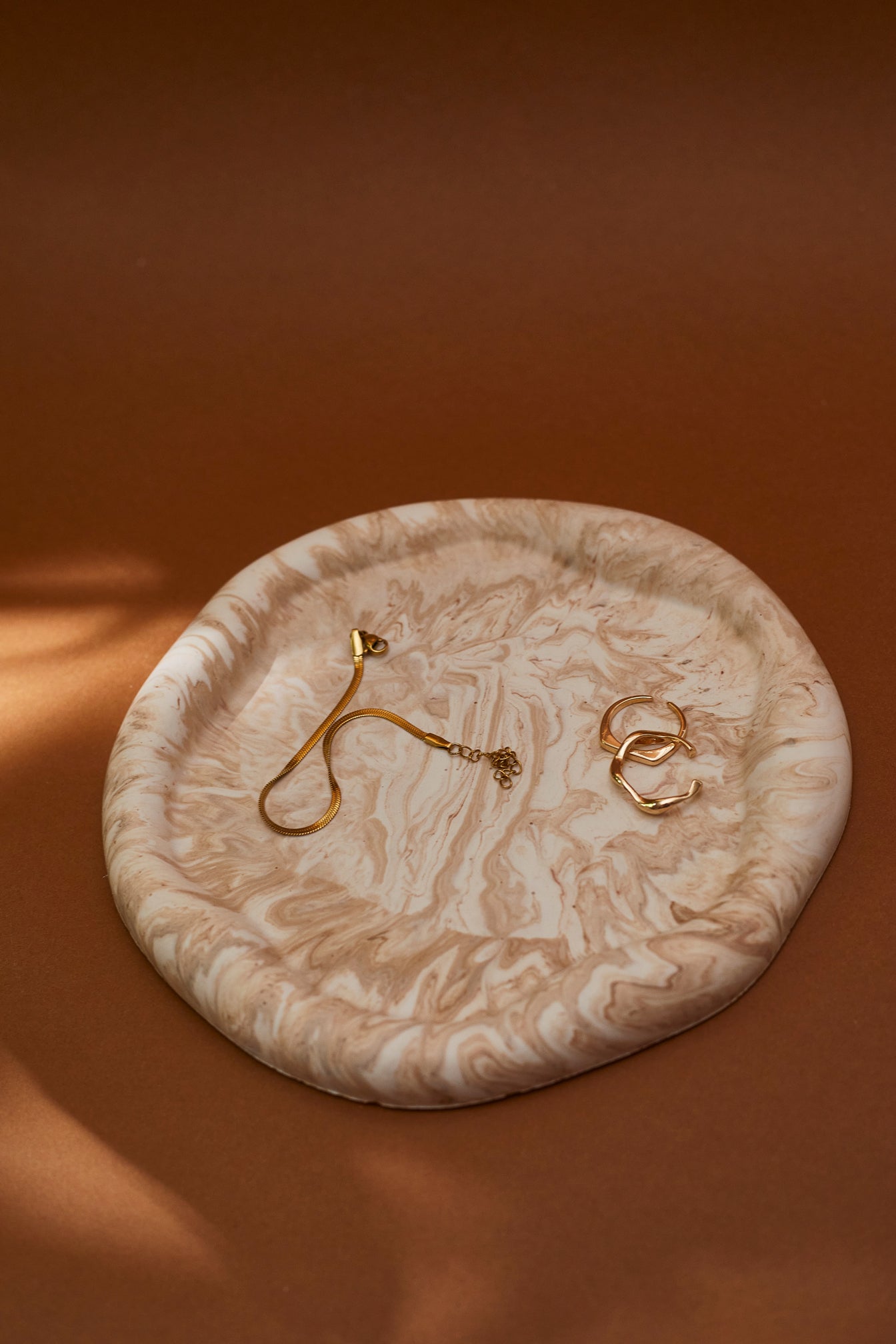 Irregular Cloud Tray_ Circular