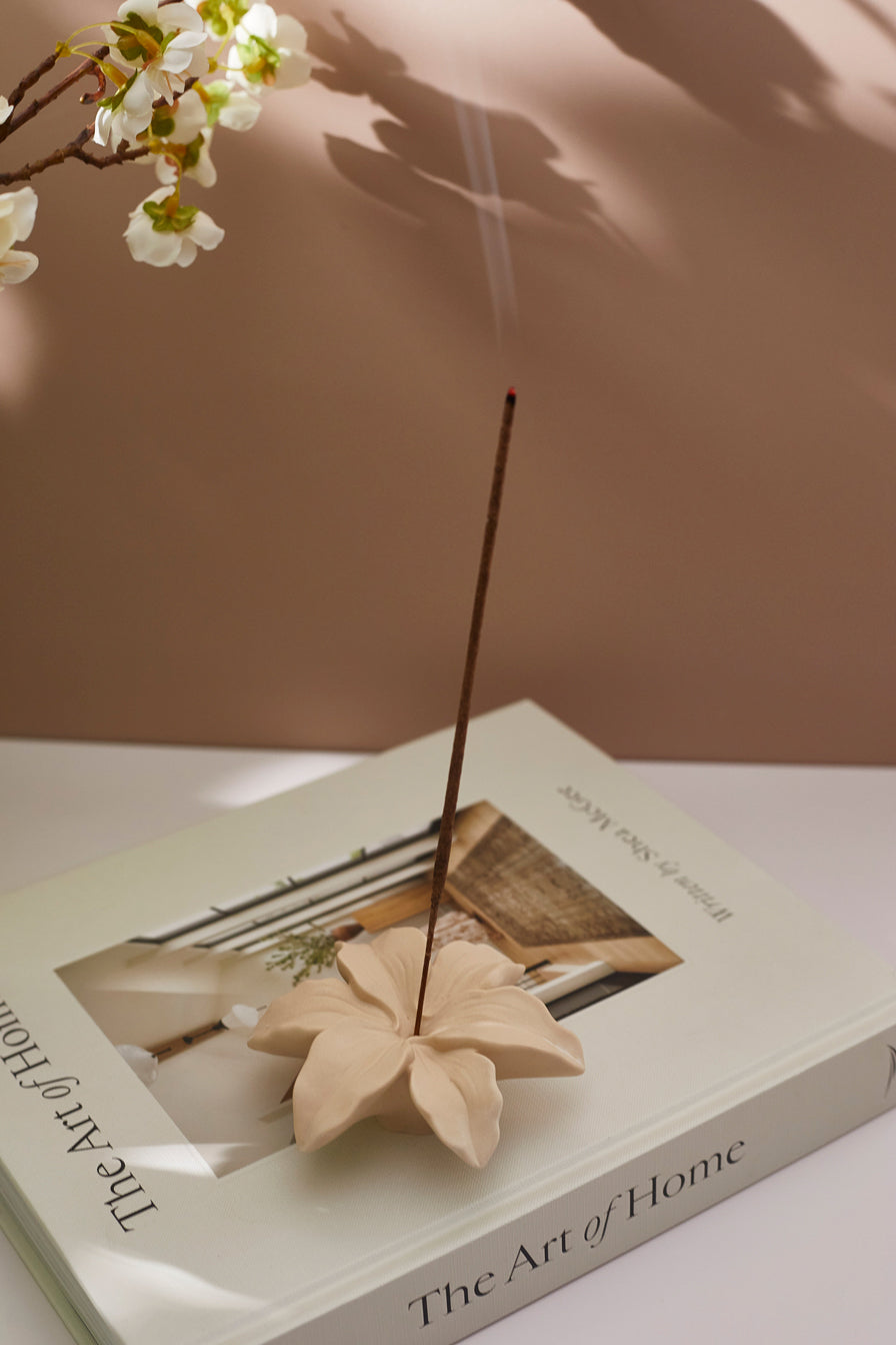 Lilly Incense Holder