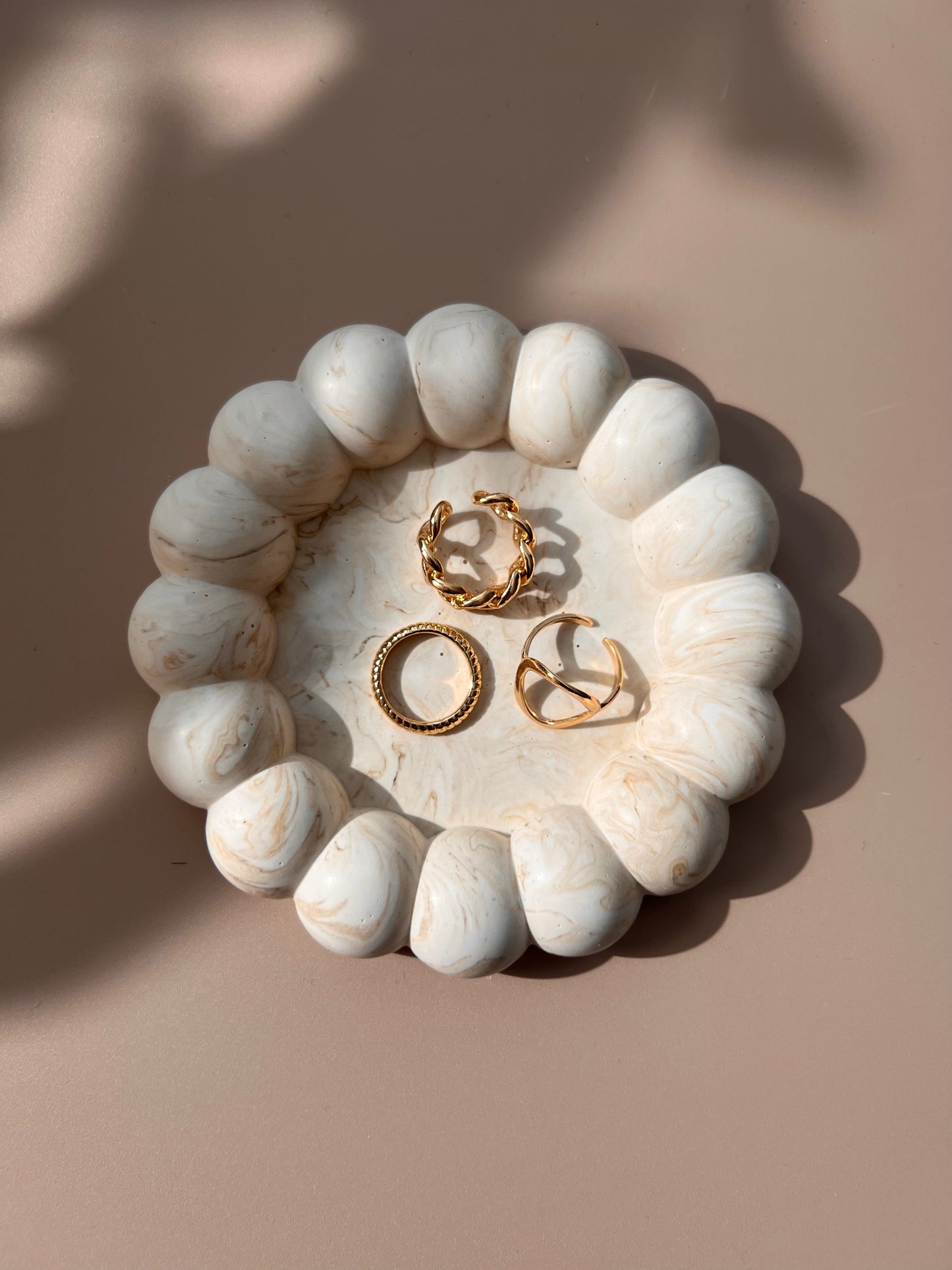 Round Bubble Coaster | Modern Jesmonite Jewelry tray