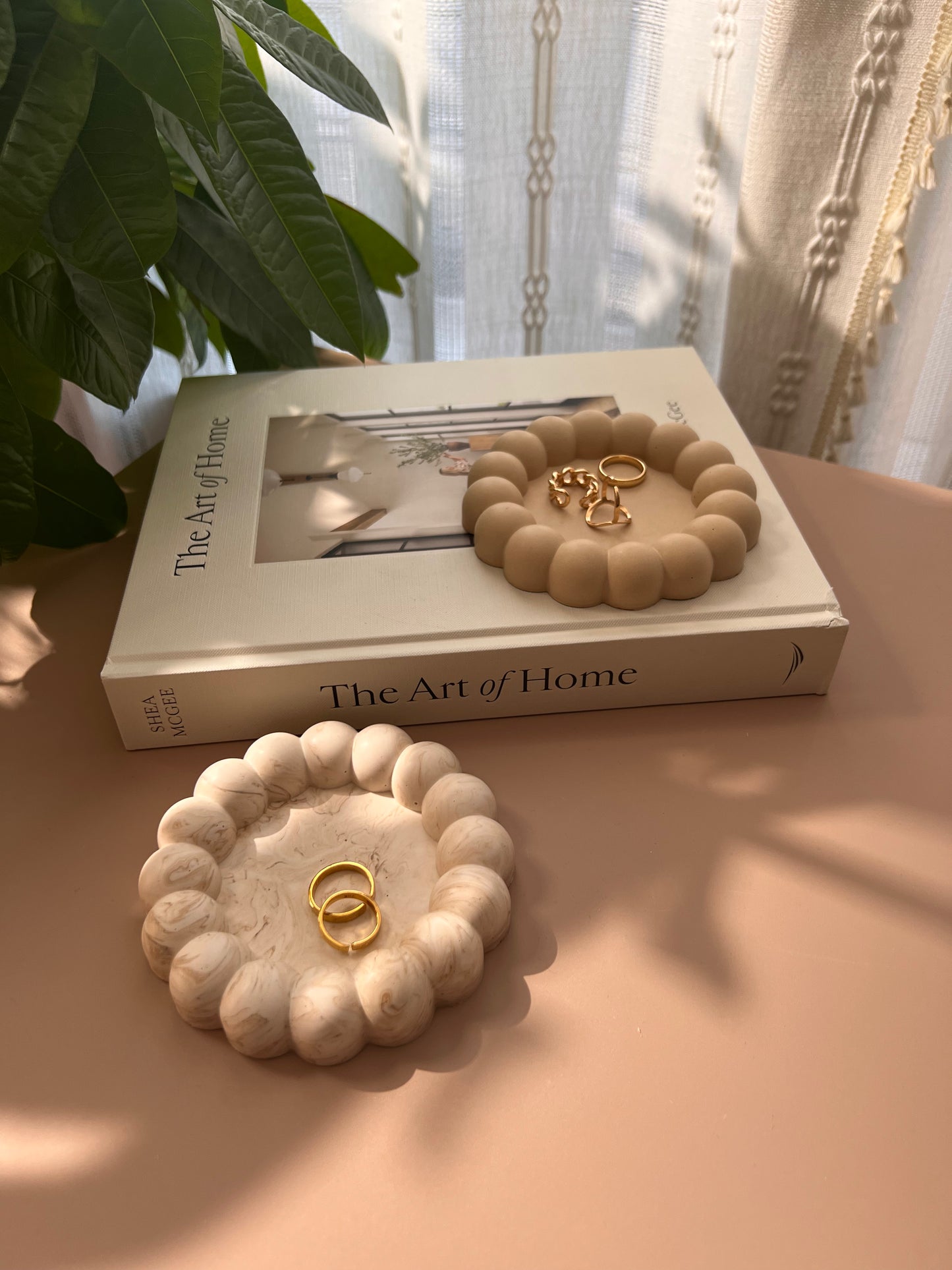 Round Bubble Coaster | Modern Jesmonite Jewelry tray