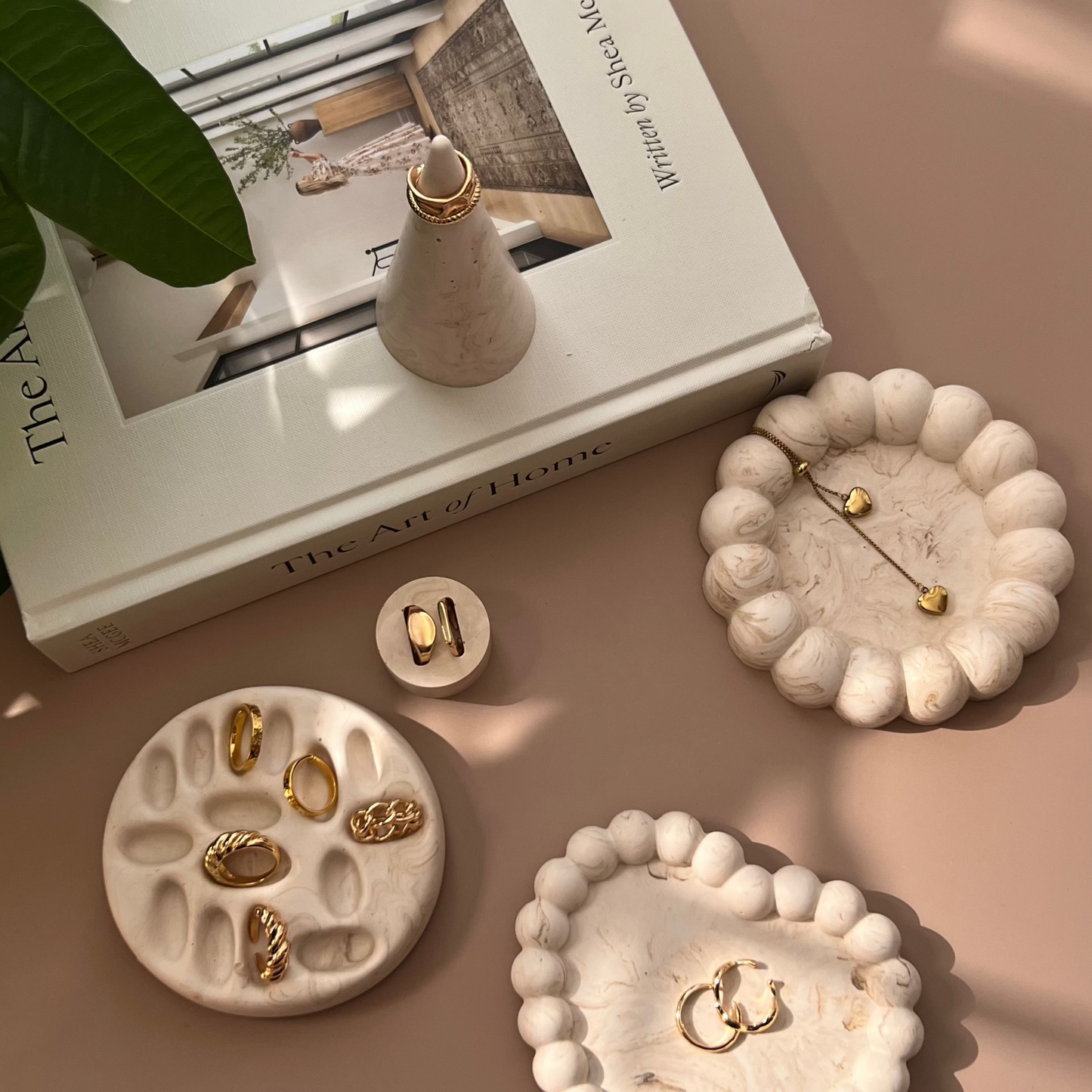 Round Bubble Coaster | Modern Jesmonite Jewelry tray