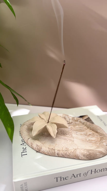 Lilly Incense Holder